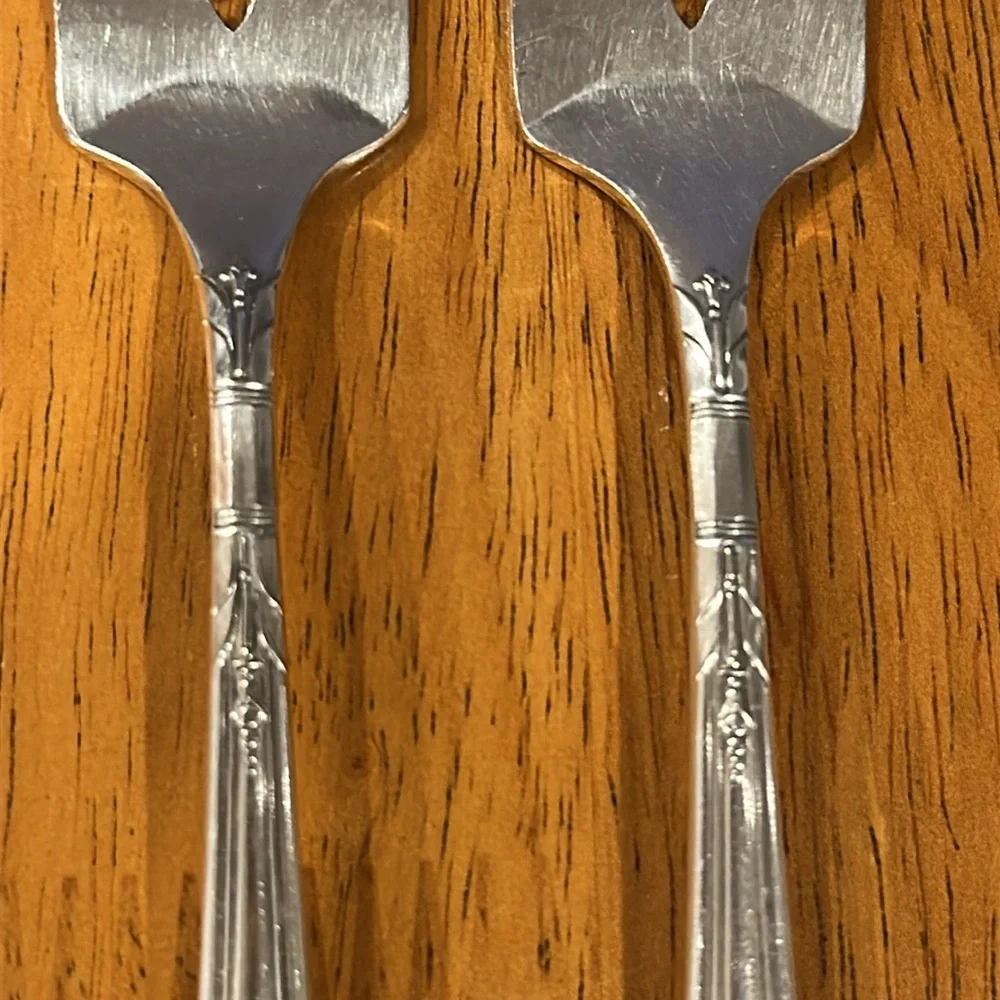 Oneida community made Tudor plate silver salad forks. 6”x1”. Square neck